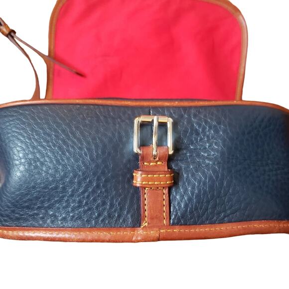 Dooney & Bourke All weather crossbody saddle bag authentic - Picture 4 of 8